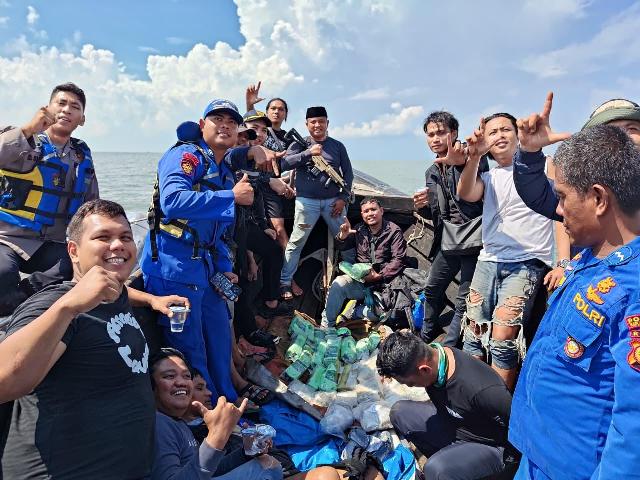Polres Meranti Berhasil Sikat 27 Kg Sabu Berserta Dua Kurir Internasional di Perairan Selat Akar