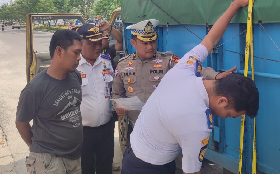 Dishub Pekanbaru Ingatkan Pemilik Angkutan Barang Jangan Tahan STNK