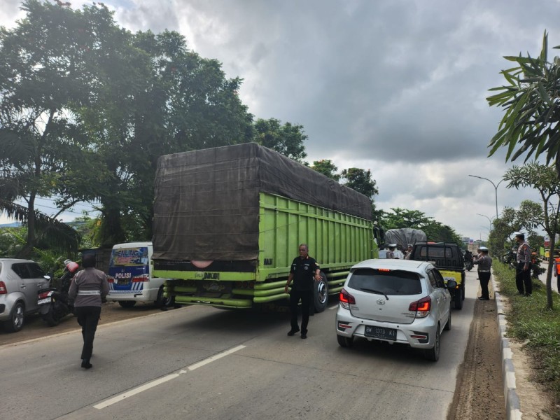 Dishub Pekanbaru Bersama Kepolisian Terus Menindak Angkutan Barang dan Penumpang Yang Tidak Layak Jalan