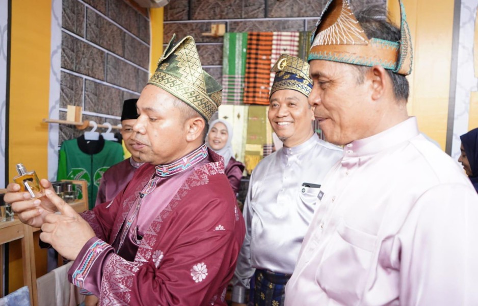 Bupati Inhil Hadiri Peresmian Pameran Stan Bazar MTQ ke 43 Tingkat Provinsi Riau