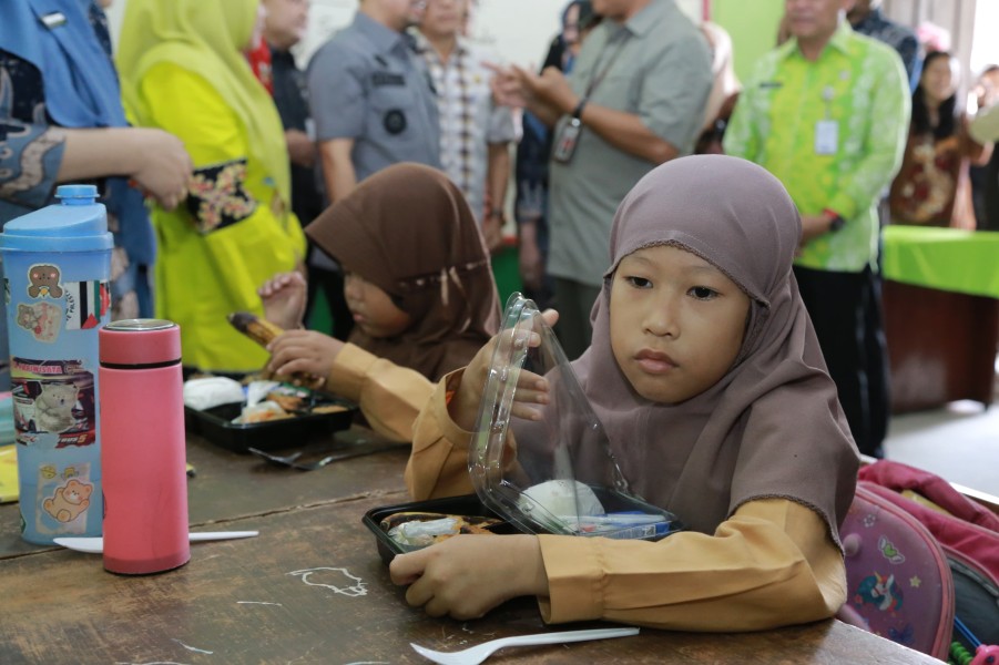 Simulasi Program Makan Siang Gratis di Pekanbaru Bakal Berlanjut ke Sekolah Pinggiran