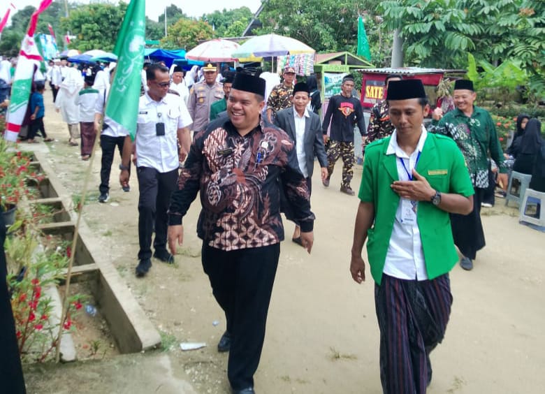 Hari Santri Nasional 2025, Ketua DPRD Inhu Dorong Santri Jadi Insan Cerdas, Tangguh, dan Berakhlak Islami