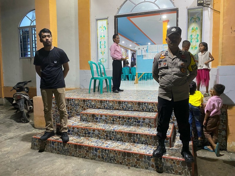 Polsek Pulau Burung Turut Menjaga Kelancaran Ibadah Paskah di Gereja GBI