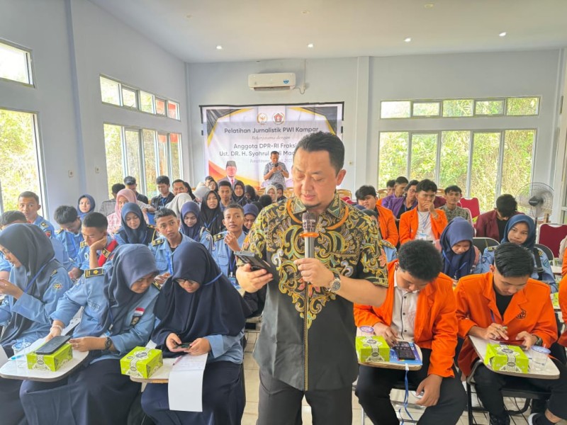 Dibuka Anggota DPR-RI Syahrul Aidi Maazat, Pelatihan Jurnalistik PWI Kampar Sukses Digelar
