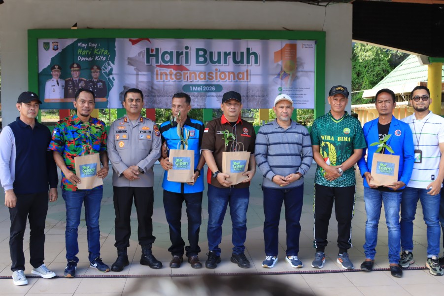 Polres Indragiri Hilir Gelar Apel Gabungan Peringati Hari Buruh sedunia 2026