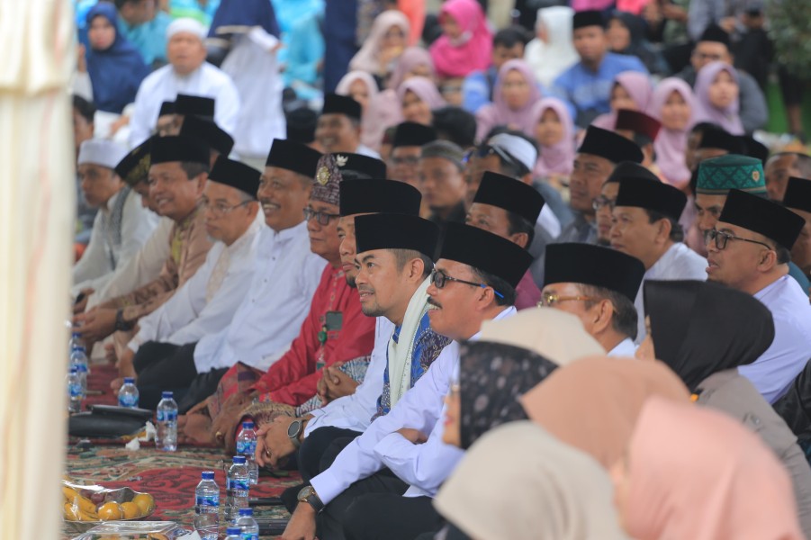 Pj Wali Kota Hadiri Peringatan Maulid Nabi Muhammad SAW di Kantor Kemenag Pekanbaru