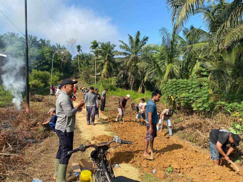 PKTD Normalisasi Cuci Parit 400 Meter di Bukit Lipai, Wujud Nyata Gotong Royong Warga