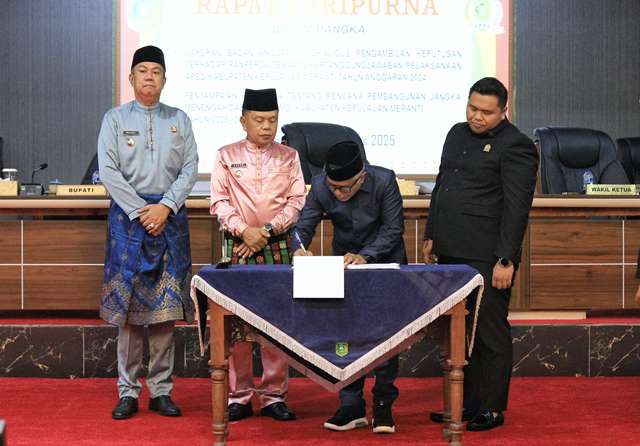 Pemkab Meranti Sampaikan Pertanggungjawaban APBD 2024 dan Ranperda RPJMD 2025–2029 dalam Rapat Paripurna