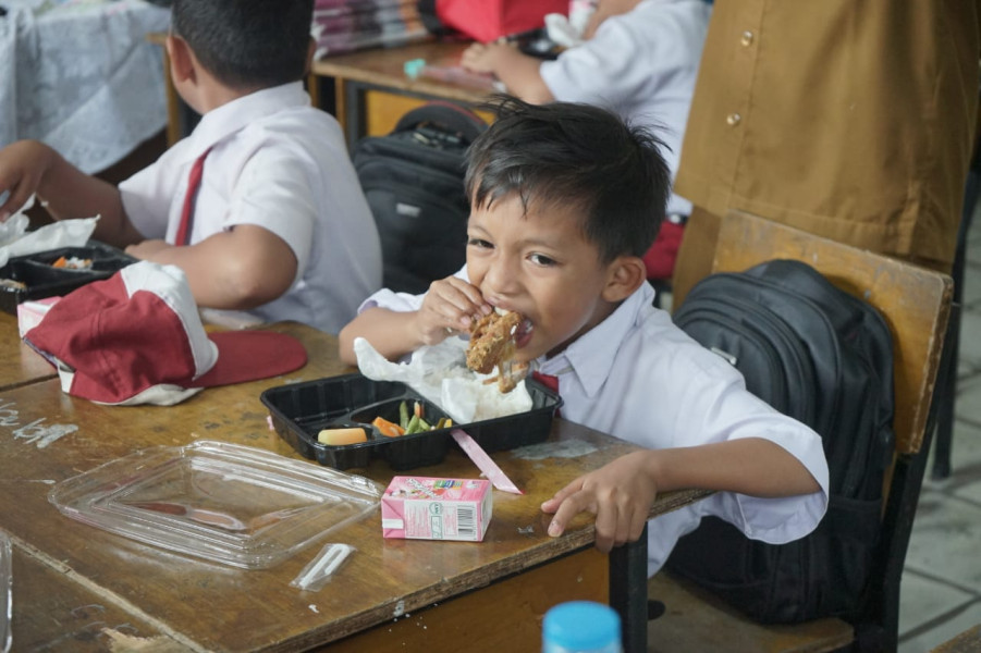 Pekanbaru Tunda Program Makan Bergizi Gratis, Terkendala Logistik dan Kepastian Kesiapan Dapur