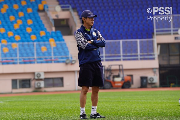 Shin Tae-yong Bagi 2 Tim, di Latihan Perdana Skuad Garuda di China