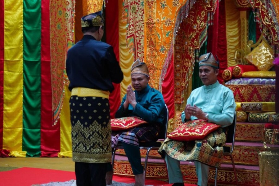 Gubernur Riau Abdul Wahid Hadiri Acara Syukuran dan Buka Puasa Bersama di Gedung LAMR Inhil