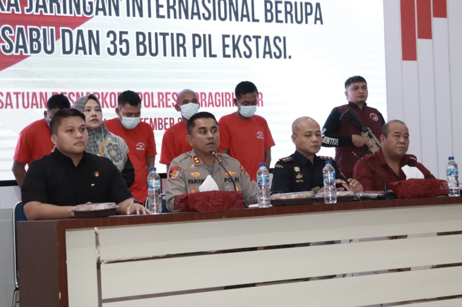 Polres Inhil Ungkap Jaringan Narkotika Internasional, Sita Sabu Hampir 3 Kg dan Puluhan Ekstasi