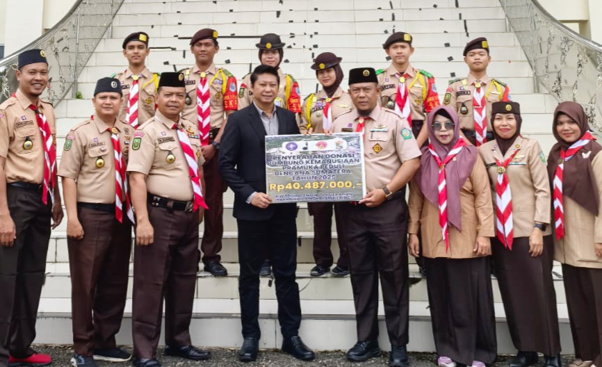 Ketua Kawarcab Pelalawan Terima Donasi dari Kwarran untuk Korban Bencana Alam Sumatera