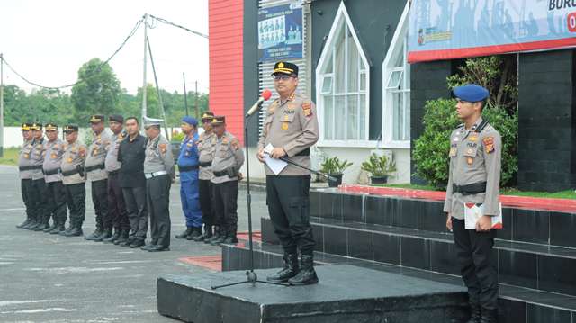 Kapolres Meranti Pimpin Apel Konsolidasi dan Pengecekan Kesiapan Personil Dalam Rangka Pengamanan Hari Buruh