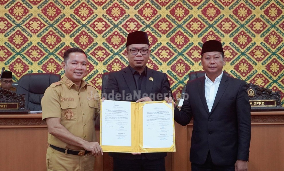 DPRD Sahkan Ranperda APBD 2025, Pemkab Pelalawan Pertahankan Opini WTP BPK RI
