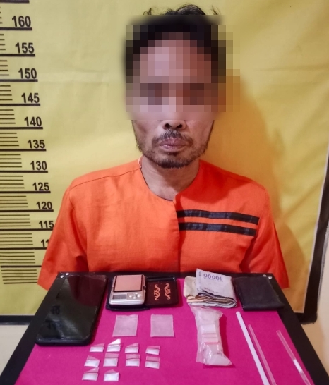 Polisi Ciduk Ketua RT di Rengat Barat, Sabu Siap Edar Ditemukan di Pinggang Celana