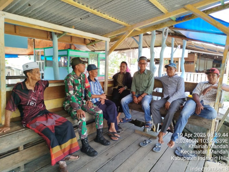 Babinsa Koramil 08/Mandah Himbau Warga Waspadai Cuaca Ekstrem