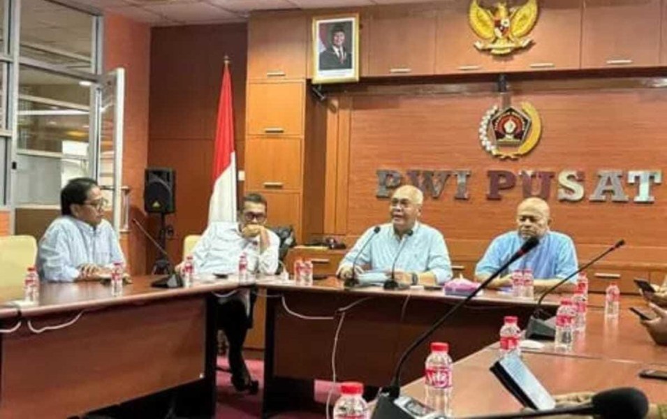 PWI Pusat Minta Hotman Paris Minta Maaf ke Wartawan, Tegaskan Martabat Pers Harus Dihormati