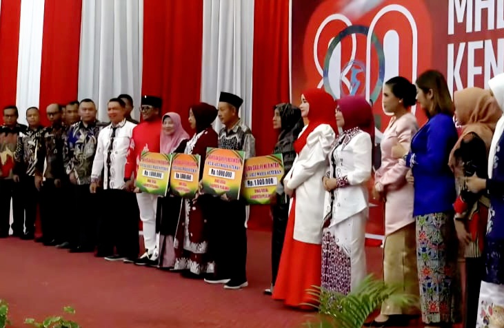 Keseruan Malam Resepsi Kenegaraan, Bupati Zukri Beri Apresiasi Anggota Paskibraka Pelalawan