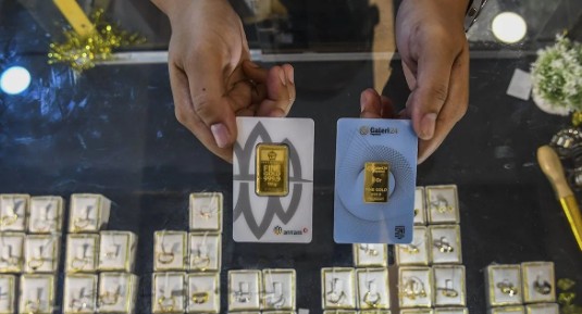 Harga Emas di Pegadaian Turun Hingga Rp32.000 Per Gram