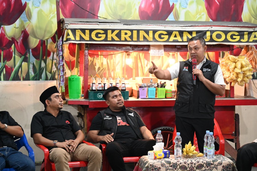 Digertak Pemuda Rumbai, Abdul Wahid Komit Siapkan Wadah Kreatif Pemuda Riau