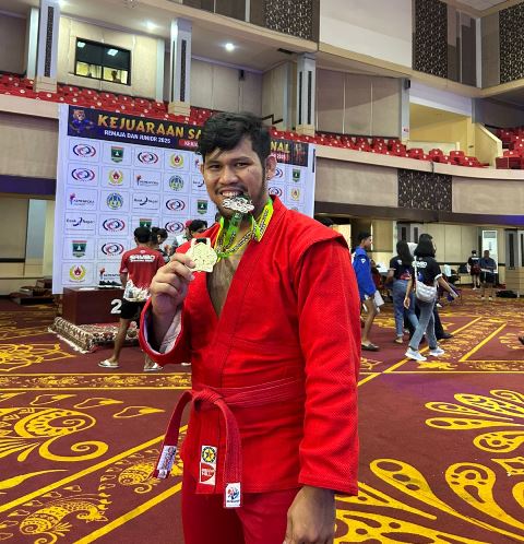 Putra Daerah Pekanbaru Raih Juara 1 Kejurnas Beladiri Sambo di Padang