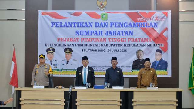 11 Pejabat Pimpinan Tinggi Pratama Dilantik, Bupati Meranti Minta Tingkatkan Profesionalitas dan Pelayanan