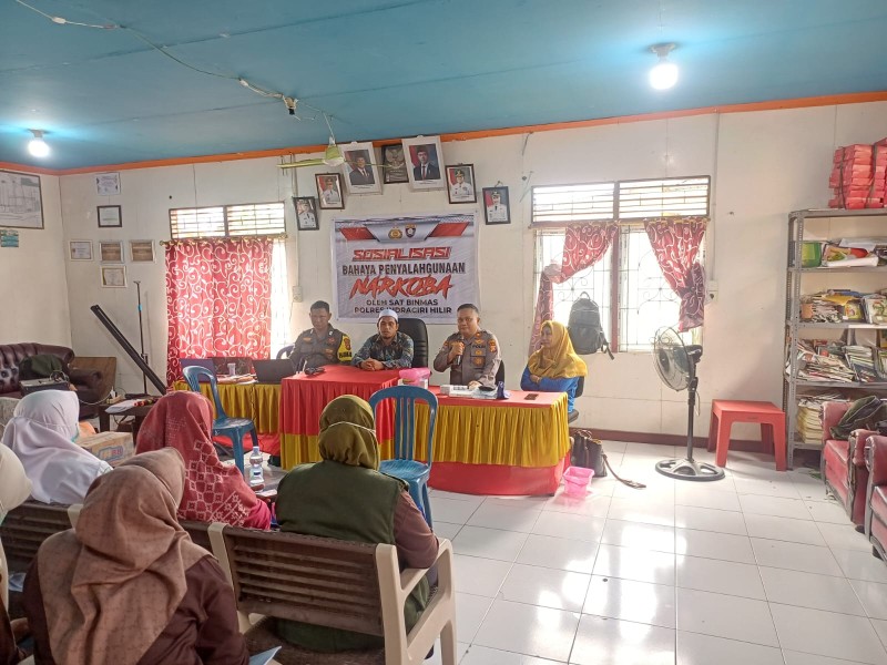 Polres Inhil Gelar Sosialisasi Bahaya Penyalahgunaan Narkoba di Desa Sungai Luar