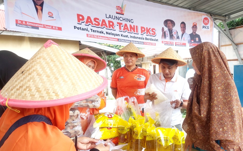 Gebrakan Legislator PKS Lutfi: Hadirkan Pasar Tani di Markas PKS, Harga Murah Rakyat Bahagia