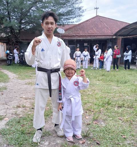 Bawa 10 Atlet Bertanding, Dojo Pasir Putih Targetkan Juara di Kejuaraan Karate Kid 3 Pekanbaru