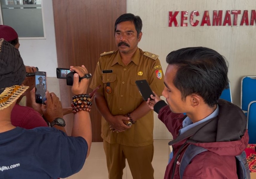 Dikritik Transparan Warga Desa Curahkalong, Kades se-Kecamatan Bangsalsari Siapkan PPID