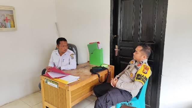 Bhabinkamtibmas Lubuk Ogung Laksanakan DDS, Perkuat Hubungan dengan Masyarakat dan Pemerintah Desa