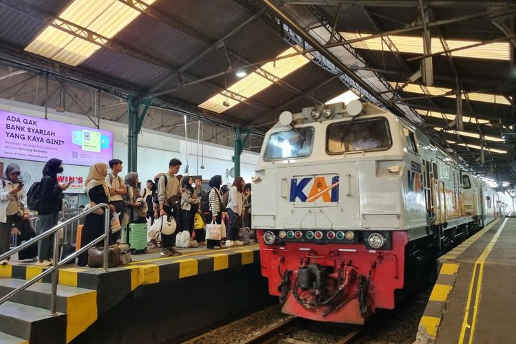 KAI Group Angkut Hampir 23 Juta Penumpang selama Libur Nataru, Tingkatkan Kenyamanan dan Interkoneksi Transportasi