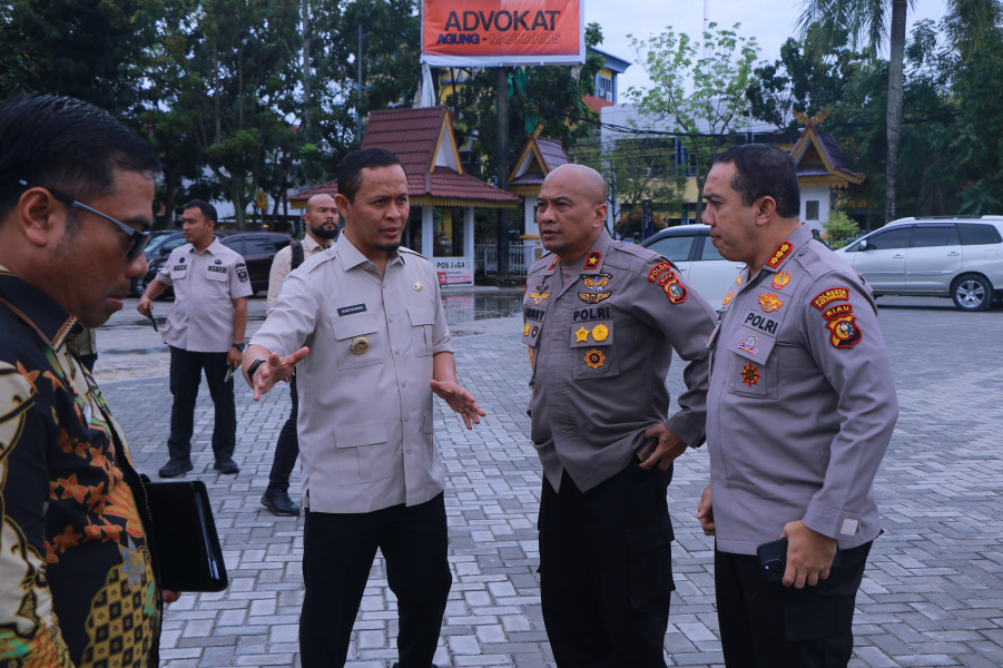 Walikota Pekanbaru Tinjau Lokasi Posko Utama dan Dapur Umum Penanganan Banjir