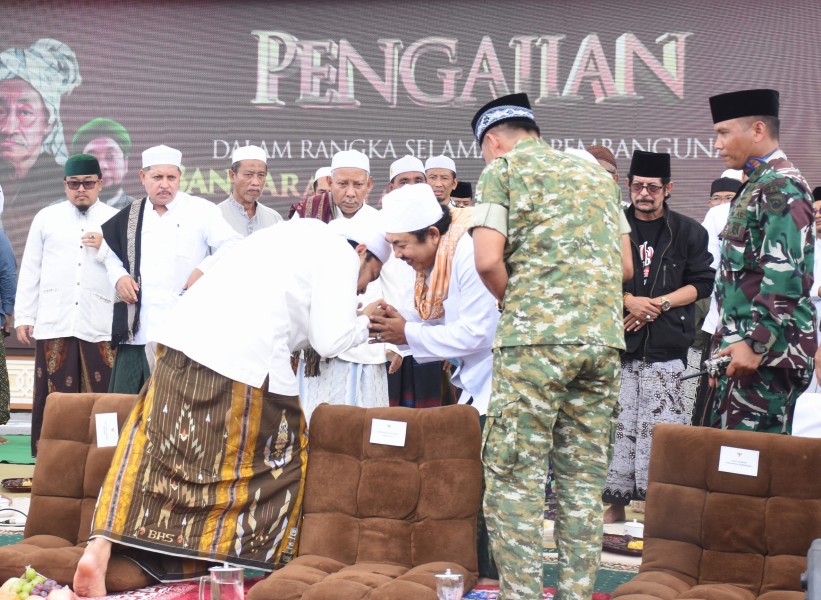 Dua Pengasuh Pesantren Besar Satukan Doa untuk Pembangunan Bandara KASA Situbondo