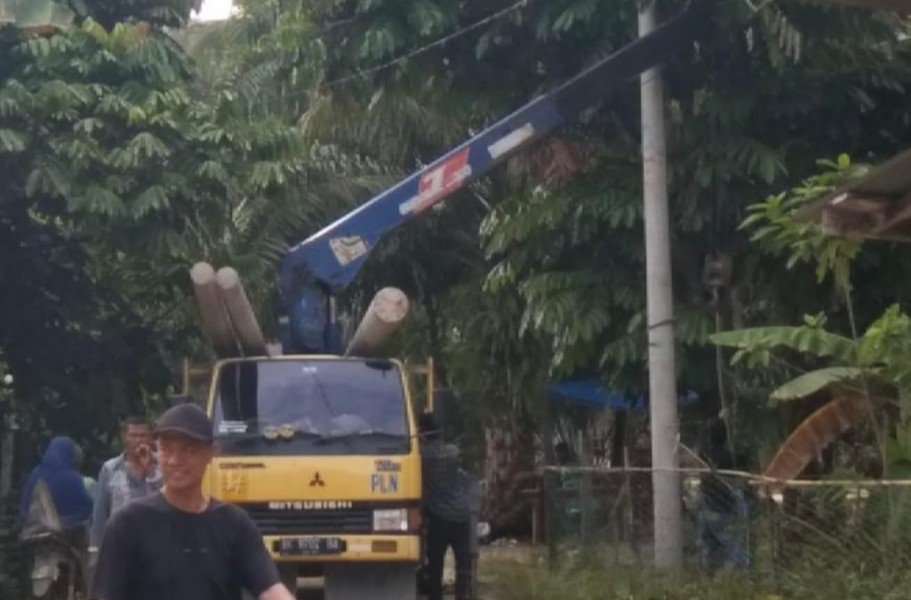 PLN Jadi Pelaksana, Pemkab Inhu Lakukan Peninjauan Listrik di Desa Polak Pisang