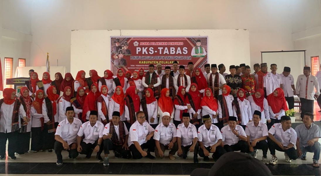 Hadiri Pelantikan Pengurus PKS TABAS Pelalawan, Bupati Zukri Ajak Warga  Saling Tolong