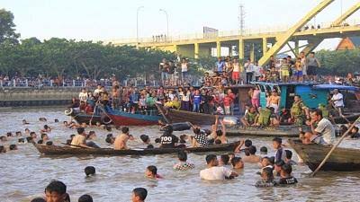 Tradisi Petang Megang di Kota Pekanbaru Tahun Ini Tanpa Arak-Arakan dan Balimau di Tepi Sungai Siak