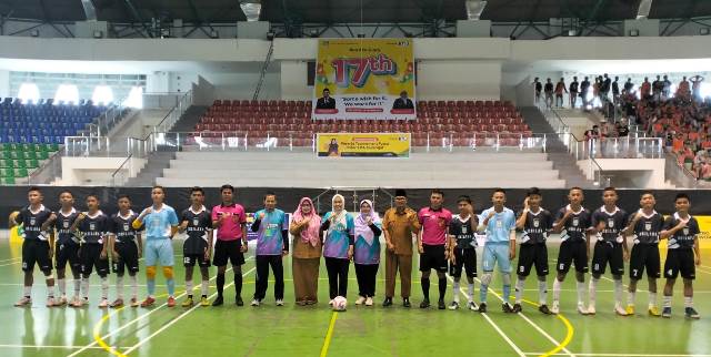 Fourteen Cup I 2025 Resmi Dibuka, Dr Karmila Sari Janjikan Beasiswa untuk Pemenang Turnamen Futsal SMA 14 Pekanbaru