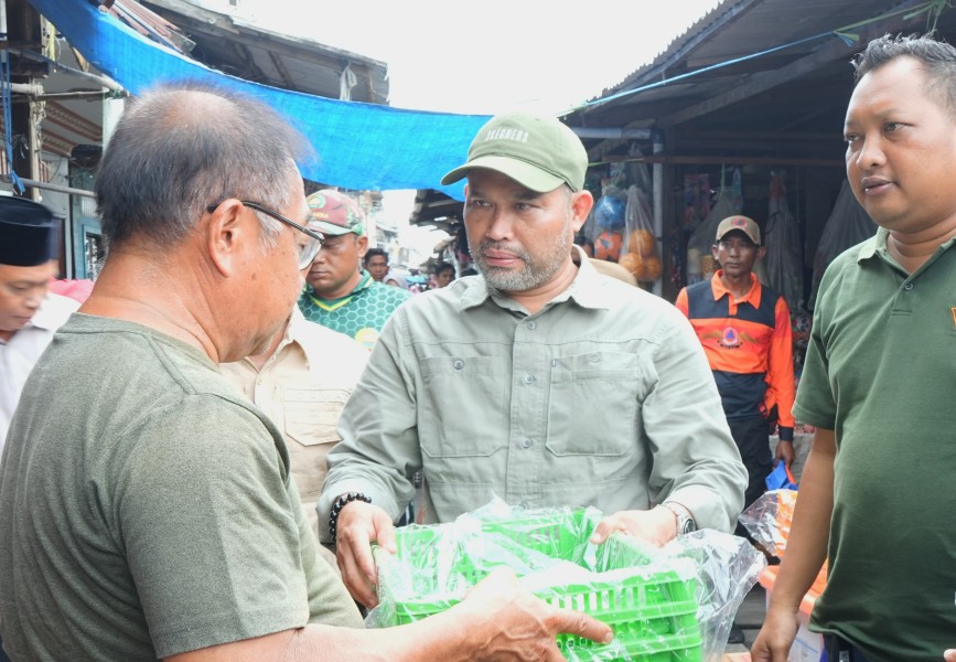 Pemkab Inhil Salurkan Bantuan Sosial Bagi Warga Terdampak Musibah Kebakaran di Kuala Enok Tanah Merah