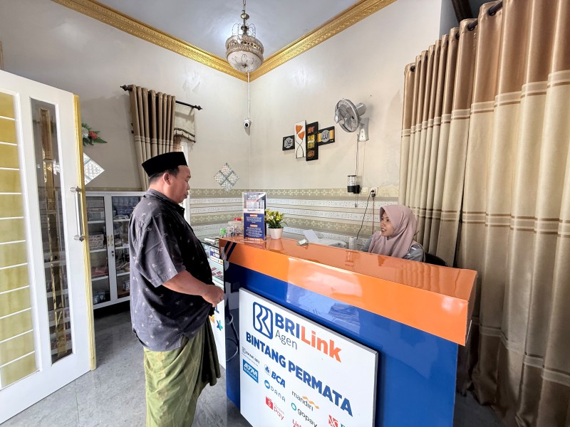 BRI Lumajang Dekatkan Layanan Perbankan hingga Pelosok Desa melalui BRILink Agen