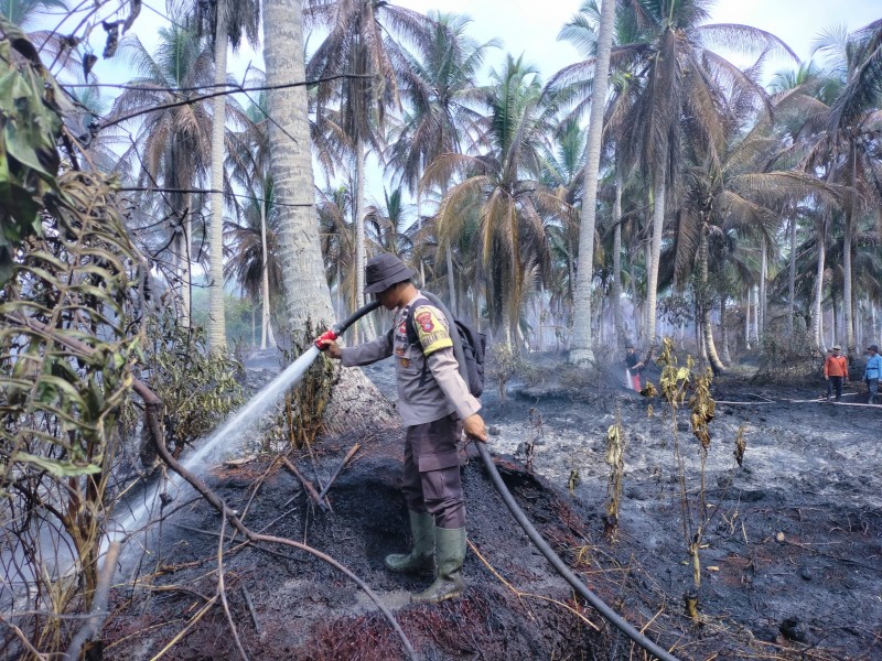 Polsek Tempuling Bersama Tim Gabungan Lakukan Pendinginan Hotspot di Tanjung Pidada