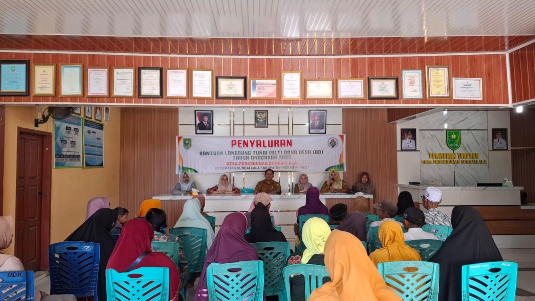 Pemdes Perkebunan Sungai Lala Tunjukkan Komitmen Nyata, Salurkan BLT Dana Desa ke Warga