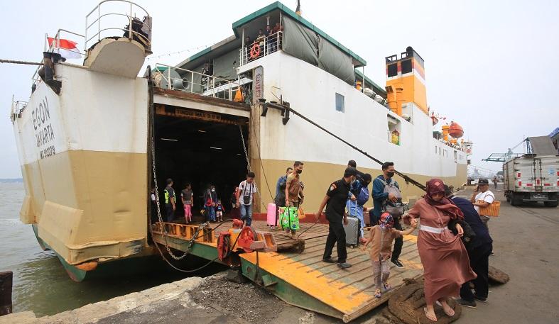 Arus Balik Nataru di Pelabuhan Poumako Timika: PELNI Siap Tampung 2.300 Penumpang di Tengah Pandemi