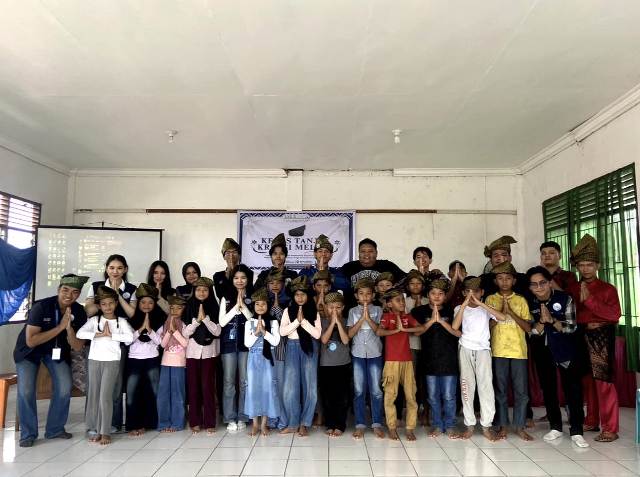 Kelas Tanjak FBN FISIP Unri Ajak Anak-anak Sukamaju Memahami dan Melestarikan Budaya Lokal