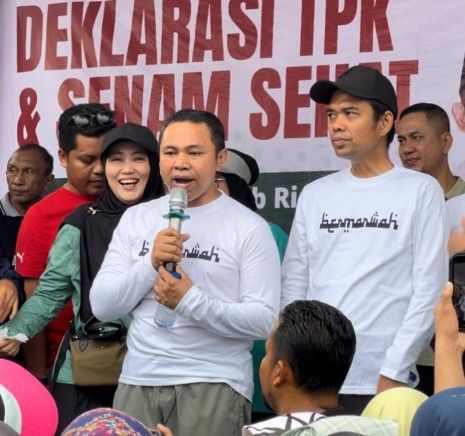 Dihadiri UAS, Ribuan Warga Pekanbaru Tumpah Ruah Ikuti Senam Sehat Bersama Cagubri Bermarwah Abdul Wahid.