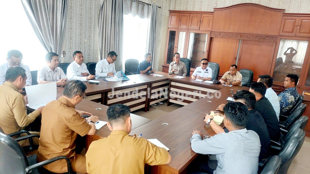 Jalan Lubuk Ogong-Langgam Rusak, DPRD Pelalawan Desak PT EMP Bentu dan PT RSS Tunaikan Komitmen Perbaikan