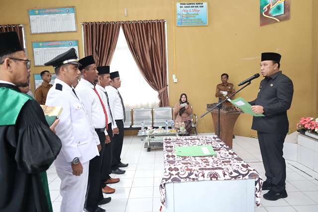 Lantik PAW Penghulu Rempak, Wabup Husni Tekankan Pentingnya Efisiensi Anggaran