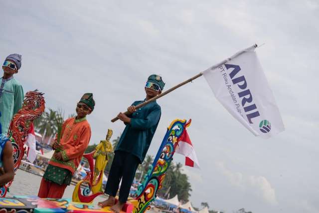 APRIL Hadirkan Dukungan Nyata di Festival Pacu Jalur Nasional 2025