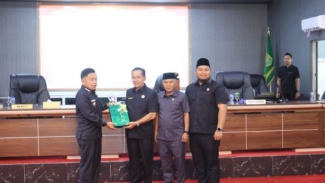Bupati Asmar Sampaikan LKPJ 2025, Ekonomi Meranti Tumbuh dan Kemiskinan Turun